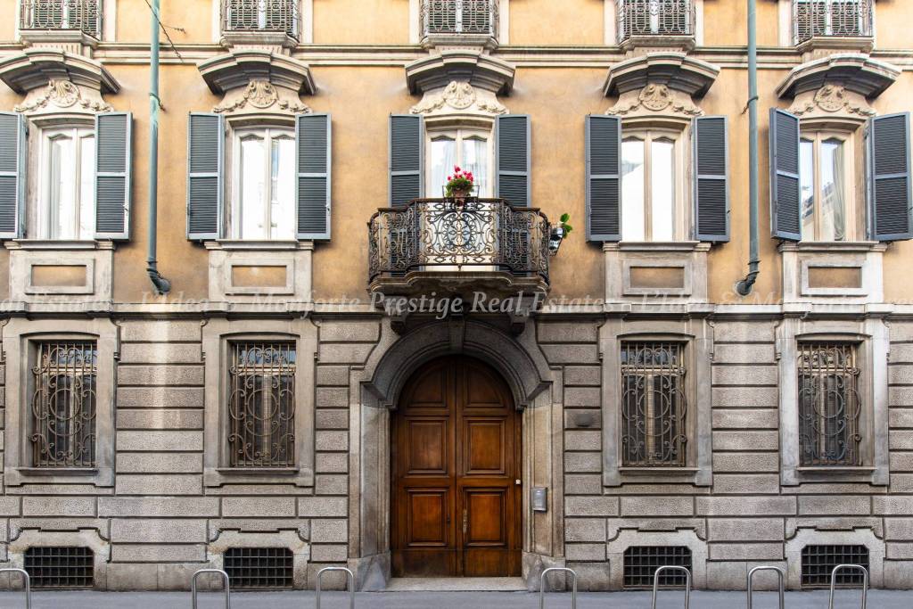 Villa in vendita a Milano via Cappuccio