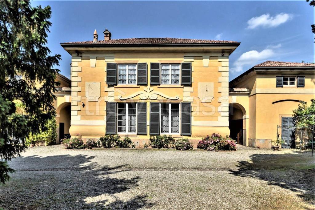 Villa in vendita a Besana in Brianza