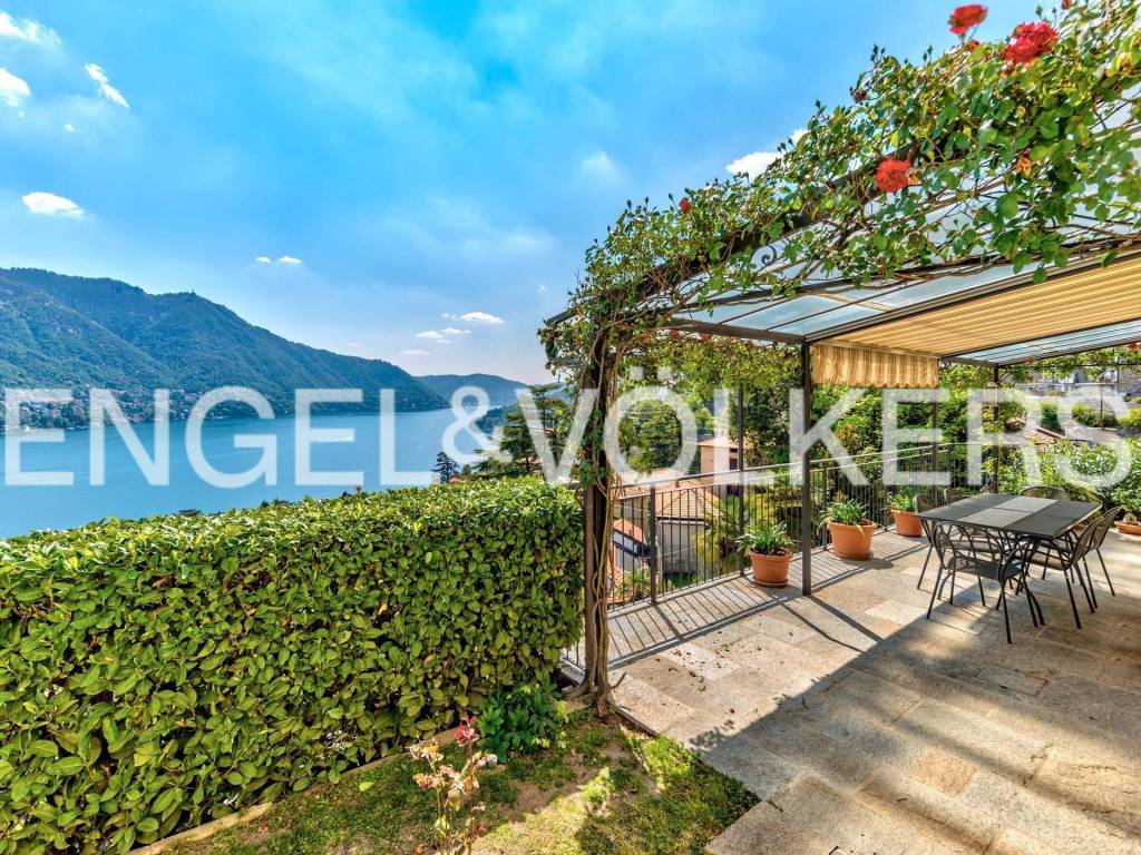 Villa in vendita a Moltrasio via Antonio Bianchi