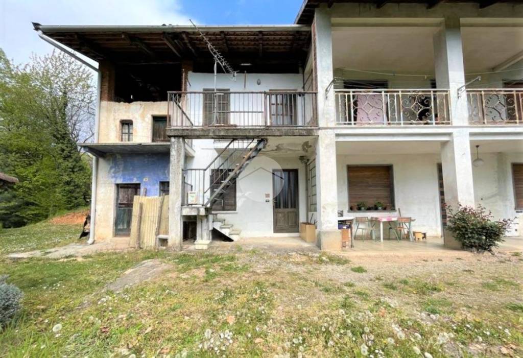 Casale in vendita a Pralungo via Acquadro Robello, 31