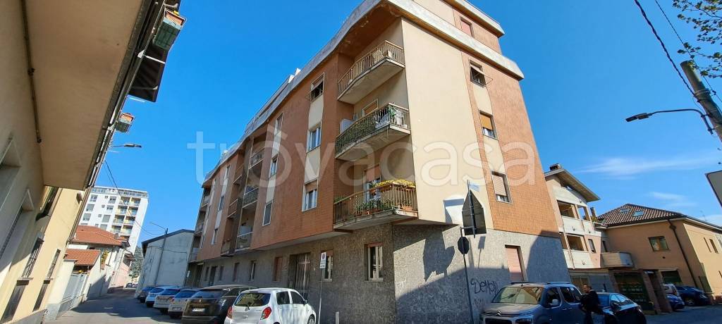 Appartamento in vendita a Cesano Maderno via Bernardino Luini, 1