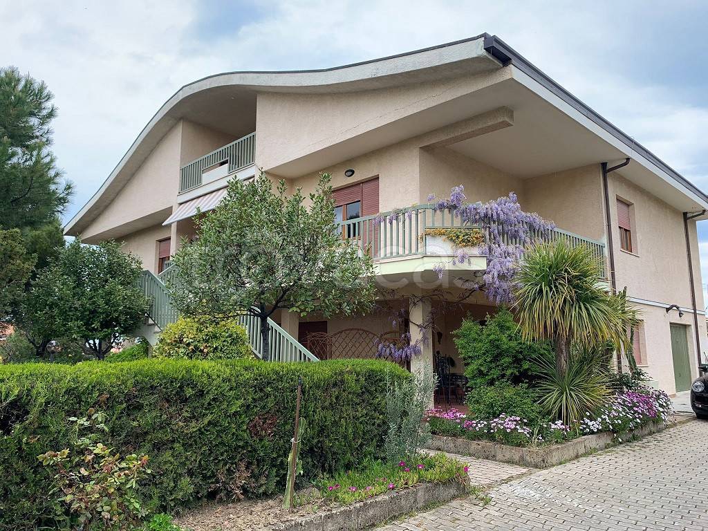 Villa in vendita a Montesilvano via Goffredo Mameli, 9