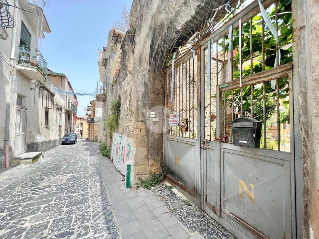 Intero Stabile in vendita a Marano di Napoli via Casa Criscio, 15