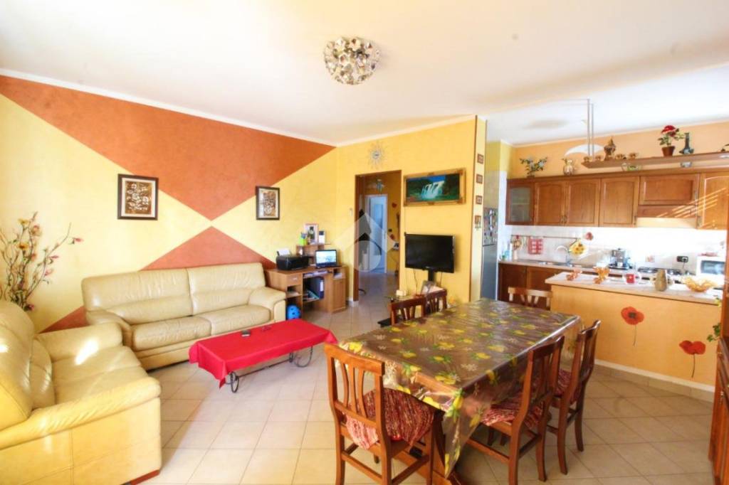Appartamento in vendita a Santena via Cavaglià, 28