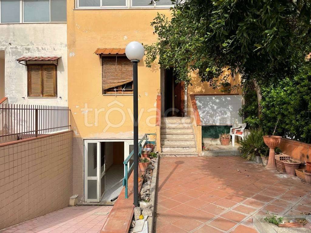 Villa a Schiera in vendita a Mondragone via Asti , 7