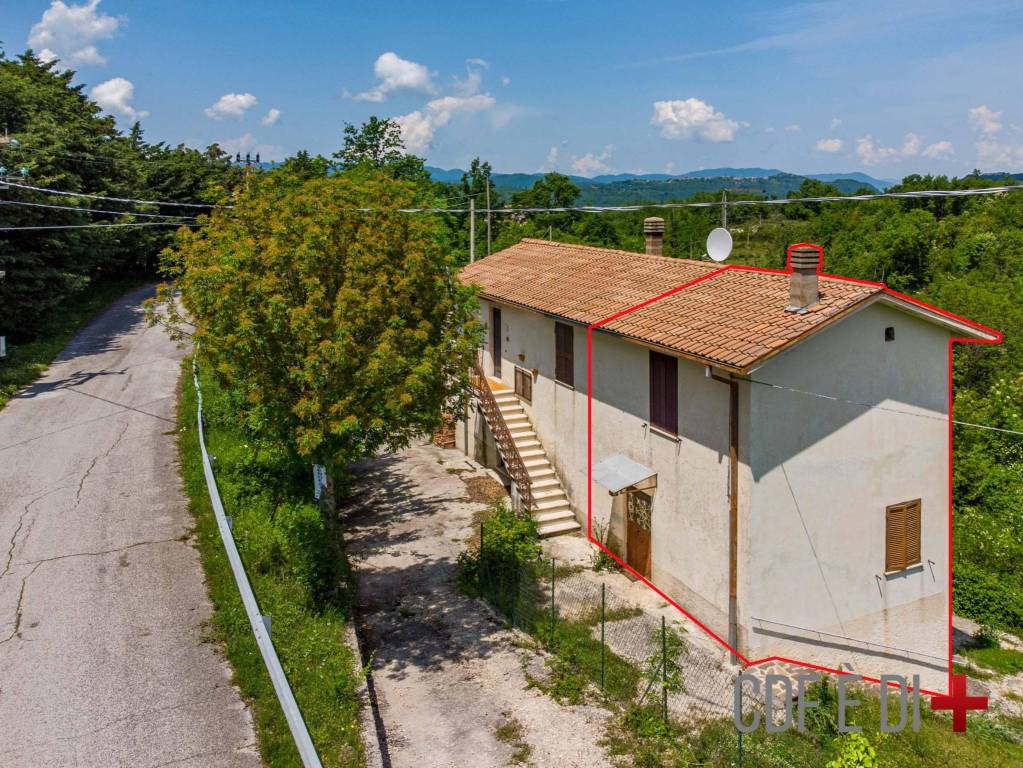 Villa Bifamiliare in vendita a Longone Sabino via Rieti