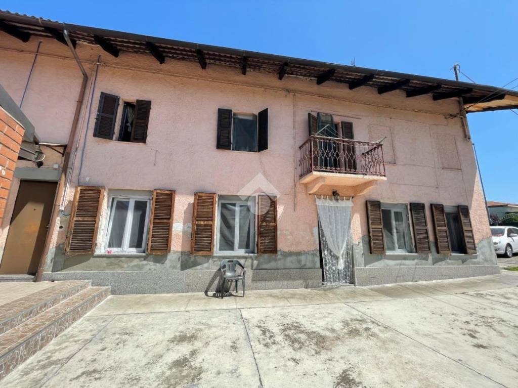 Cascina in vendita a Villafranca d'Asti regione Crocetta, 93