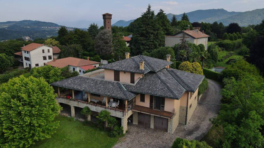 Villa in vendita a Merate via Podgora, 22