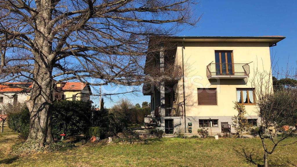 Villa Bifamiliare in vendita a Vedano Olona via Alessandro Volta