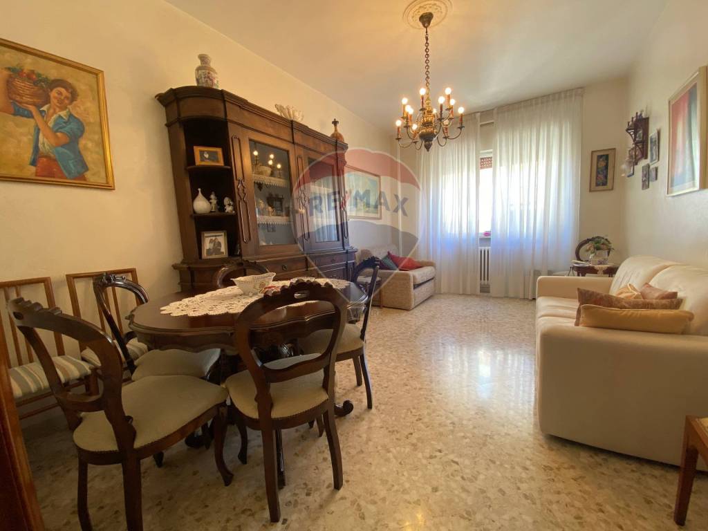 Appartamento in vendita a Bari via Giuseppe Pisanelli, 44