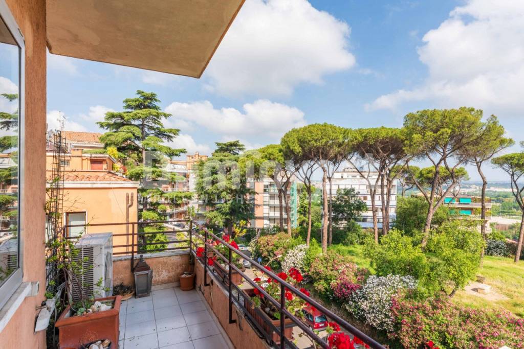 Appartamento in vendita a Roma via Ettore Petrolini
