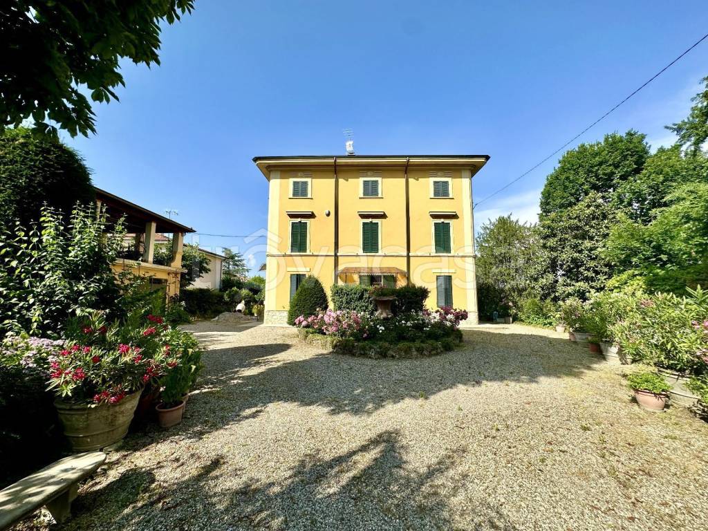 Villa in vendita a Traversetolo via Gabriele d'Annunzio