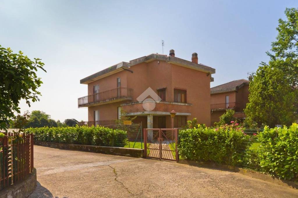 Villa Bifamiliare in vendita a Chieri via menzio, 10