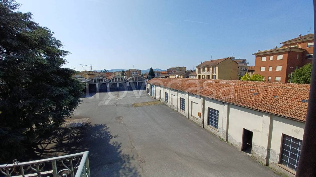 Capannone Industriale in vendita a Voghera via Giovanni Amendola, 57