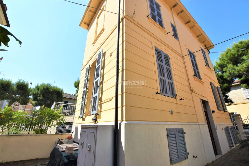 Villa in vendita a Porto San Giorgio viale della Vittoria 266