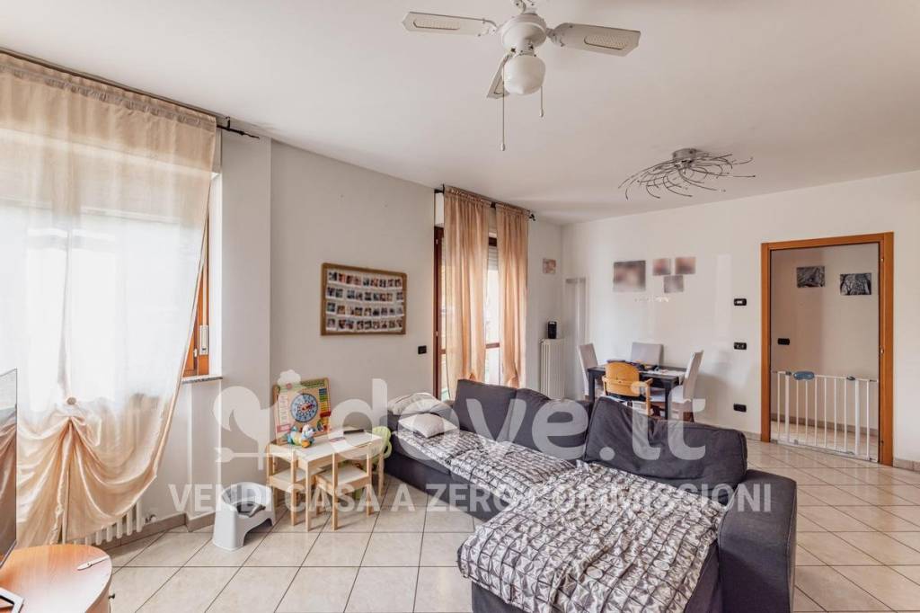 Appartamento in vendita a Luino via f. Turati, 48