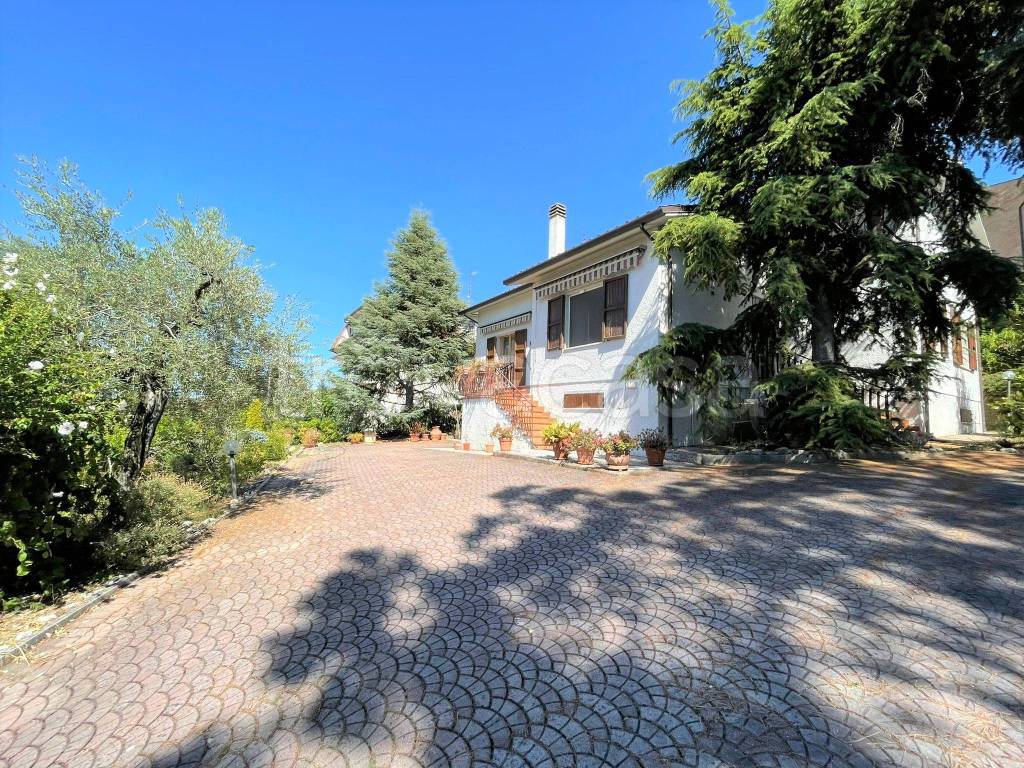 Villa in vendita a Ostra via Giacomo Puccini, 31