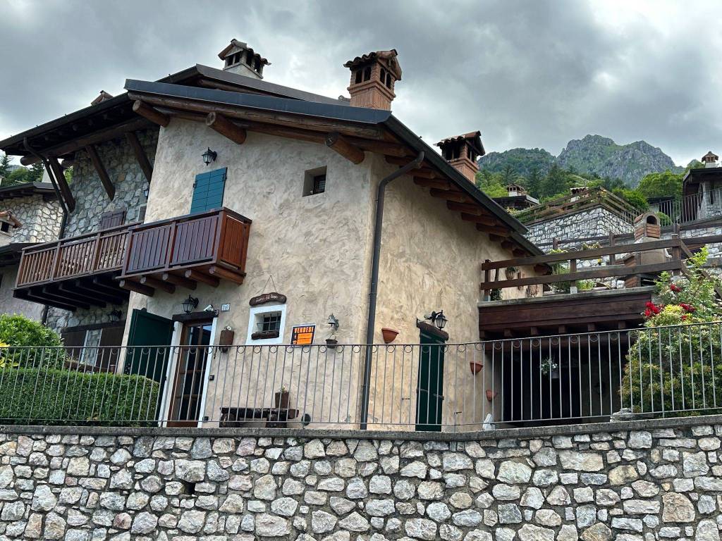 Villa in in vendita da privato a Oneta via Santuario del Frassino