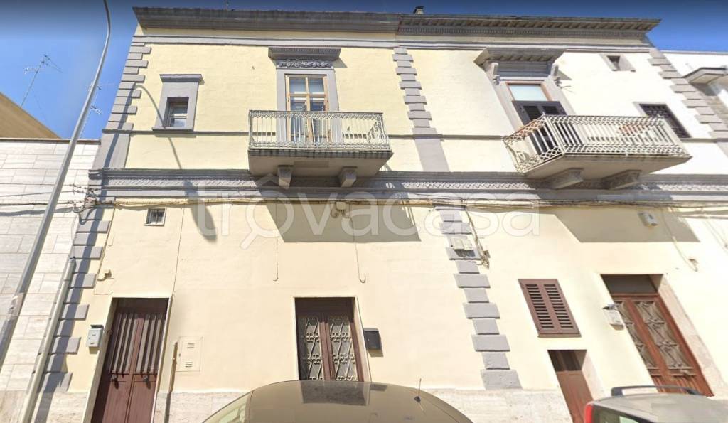 Casa Indipendente in vendita a Bari via Umberto I, 221