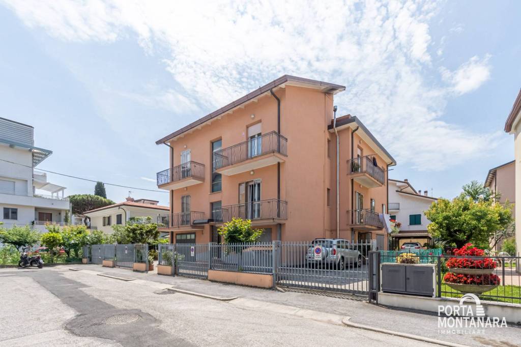 Appartamento in vendita a Rimini via Filippo Re, 6