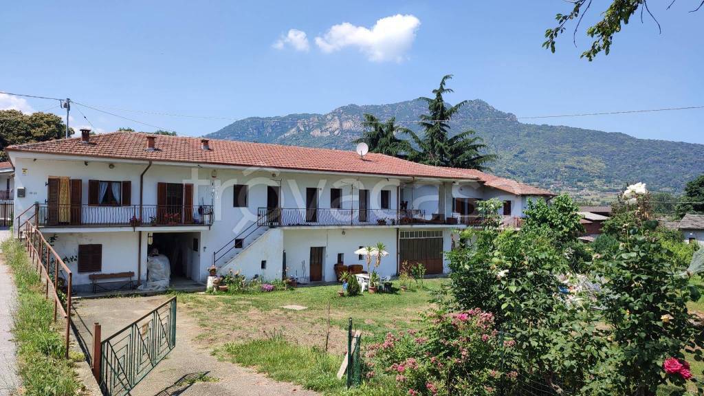 Casale in vendita a Gambasca via Carpenetti, 9