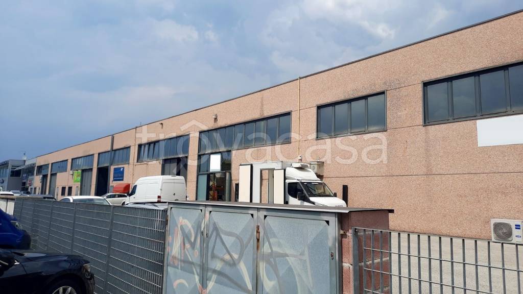 Capannone Industriale in vendita ad Altavilla Vicentina via Sovizzo