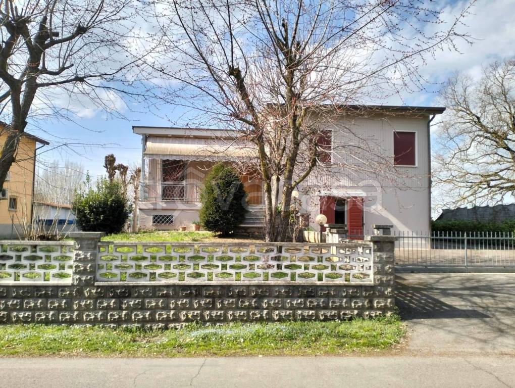 Villa in vendita a Poviglio