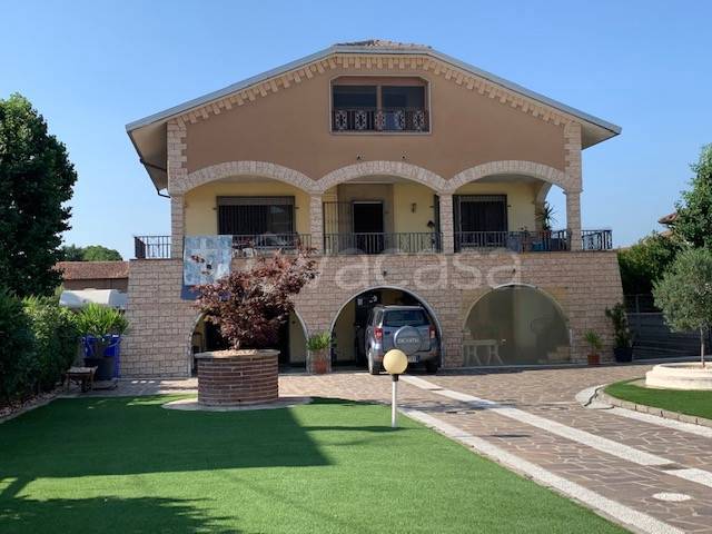 Villa in vendita a Mortara corso Giuseppe Garibaldi, 24
