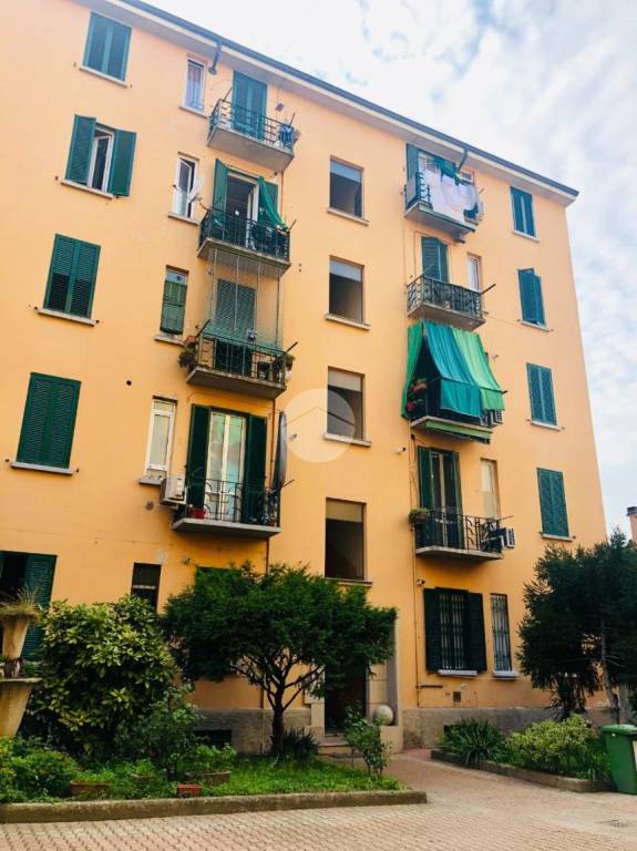 Appartamento in vendita a Milano via Bordighera, 18