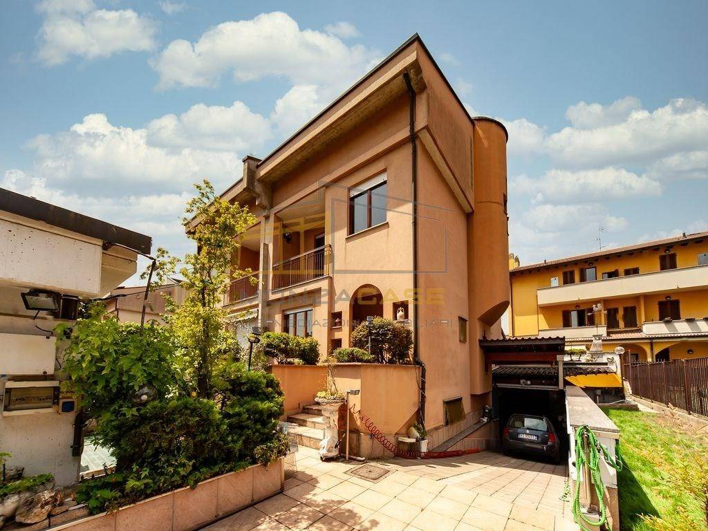 Villa a Schiera in vendita a Brugherio via Andreani, 66