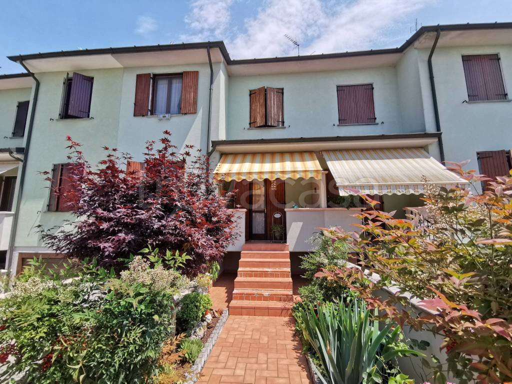 Villa a Schiera in vendita a Vescovato