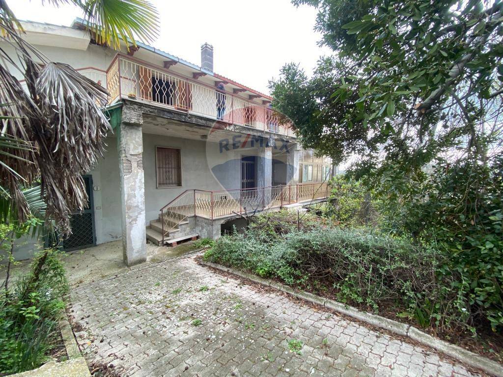 Casa Indipendente in vendita a Roccamontepiano via Pomaro, 3