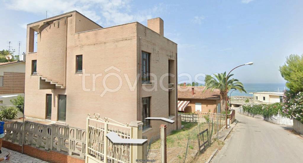 Villa in in vendita da privato a Campofilone località Tre Camini, 10