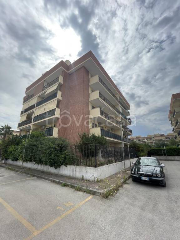 Appartamento in vendita a Taranto via attica, 19