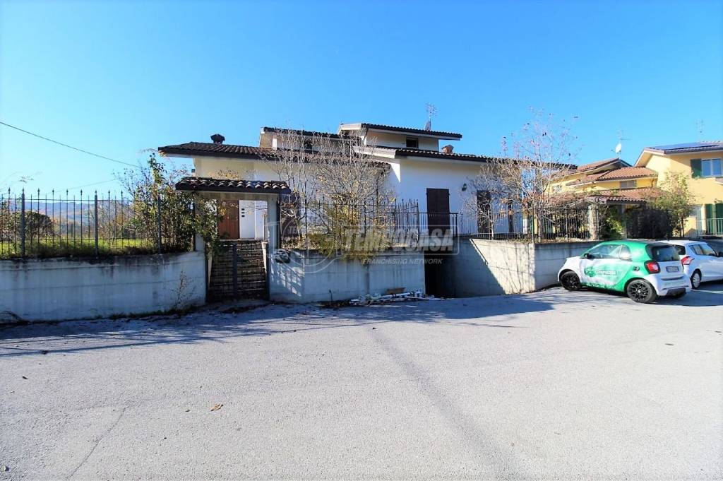 Villa Bifamiliare in vendita a Mondovì via Giovanni Battista Ressia 1