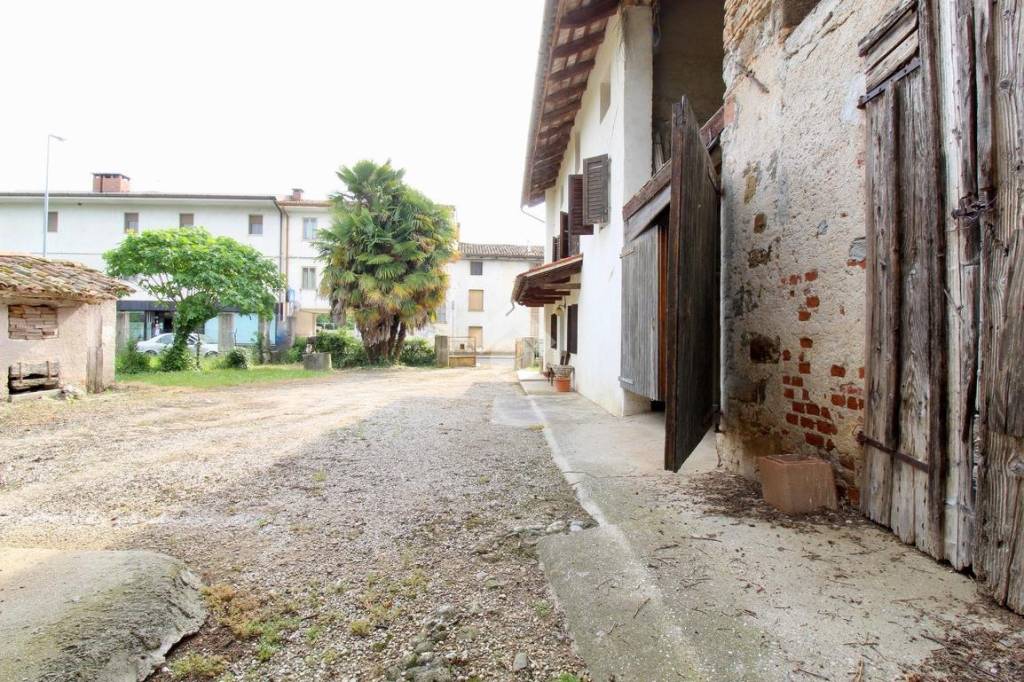 Casa Indipendente in vendita a Mortegliano via Aquileia, 41
