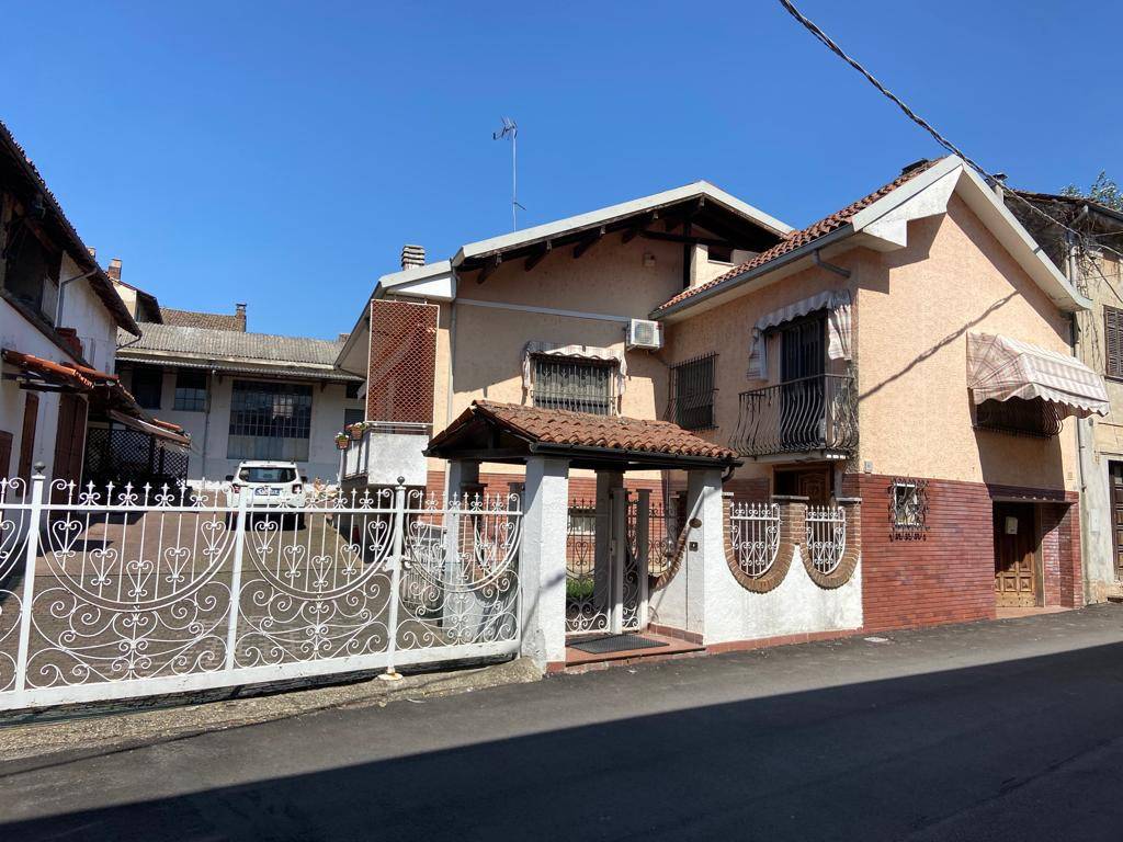 Villa in vendita a Breme via Mezzaluna, 5