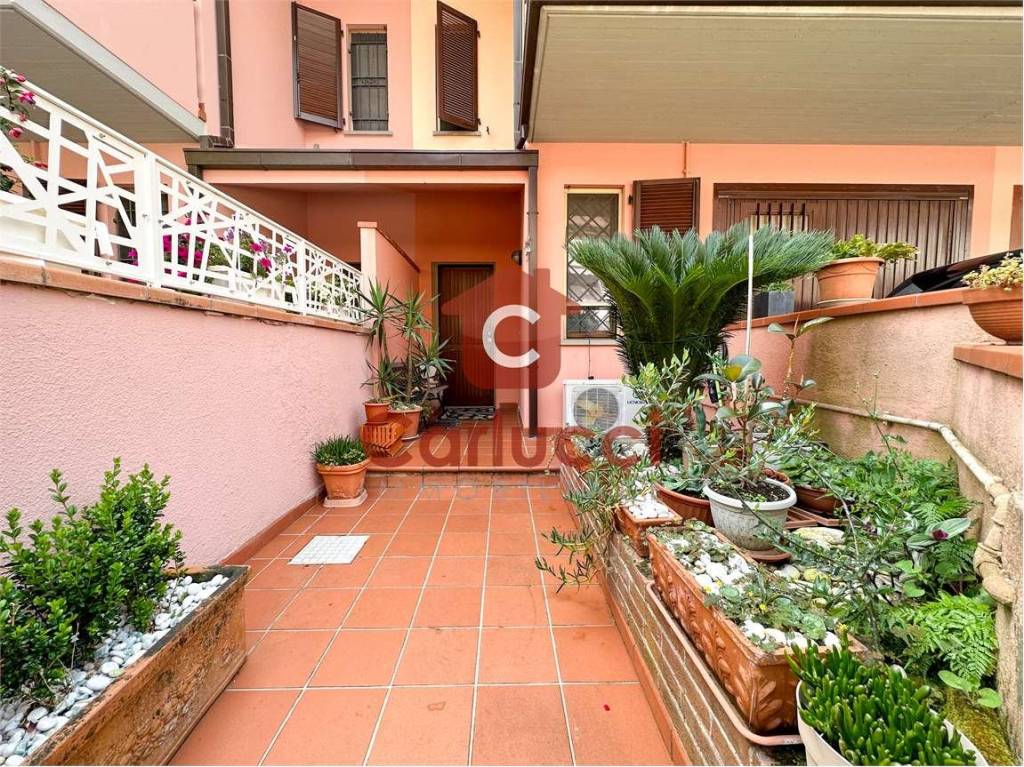 Villa a Schiera in vendita a Pescia via Dei Mille , 41