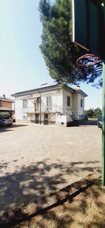 Villa in vendita a Voghera strada Torrazza Coste
