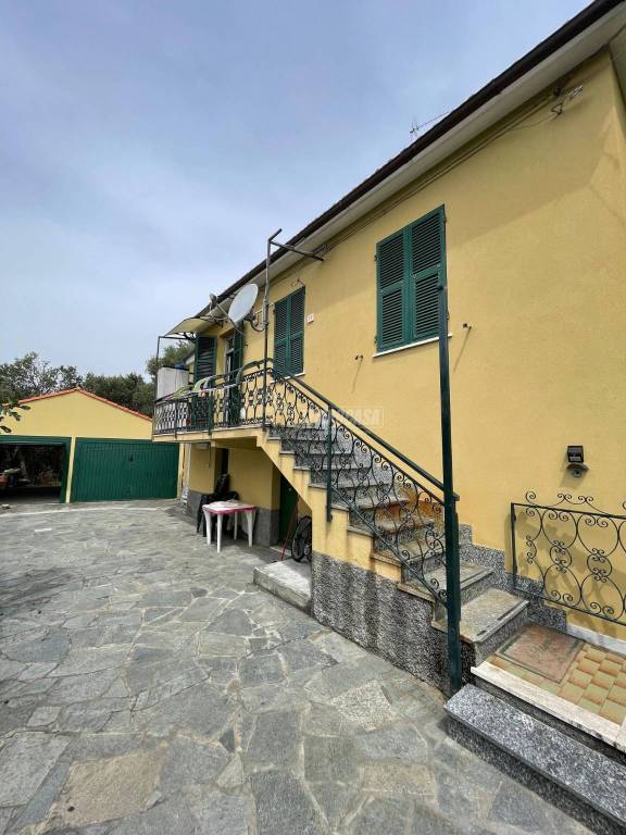 Casa Indipendente in vendita a Celle Ligure via Boschi 15