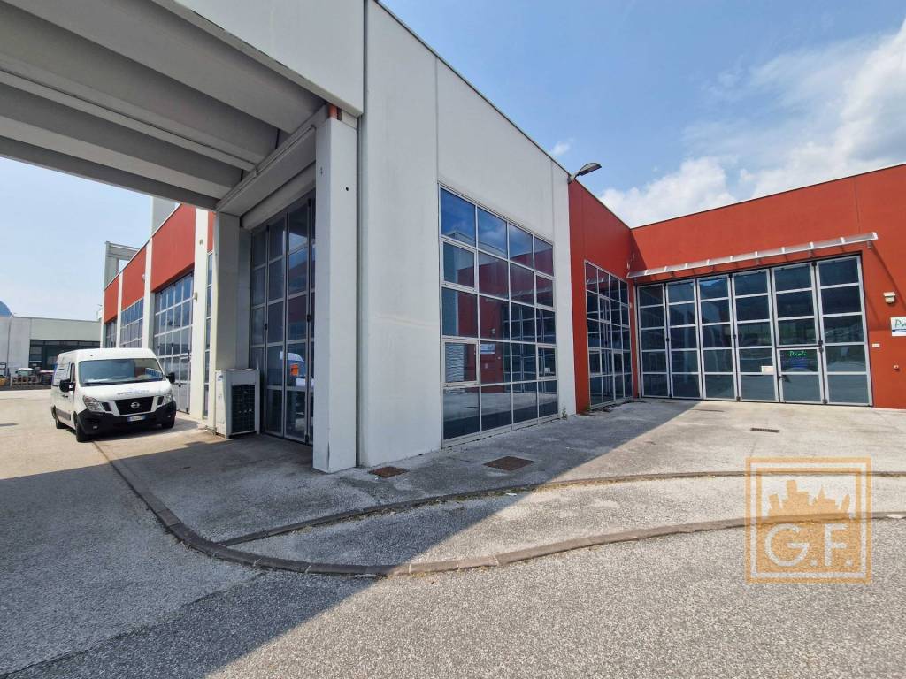 Capannone Industriale in vendita a Trento via della Cooperazione, 119