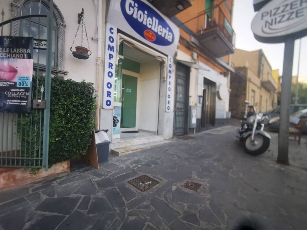Negozio in vendita a Catania via Nizzeti, 27