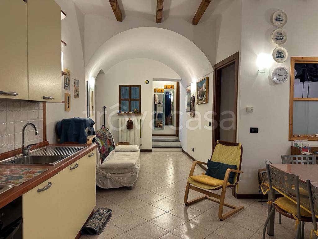 Appartamento in vendita a Riva Ligure via Nino Bixio