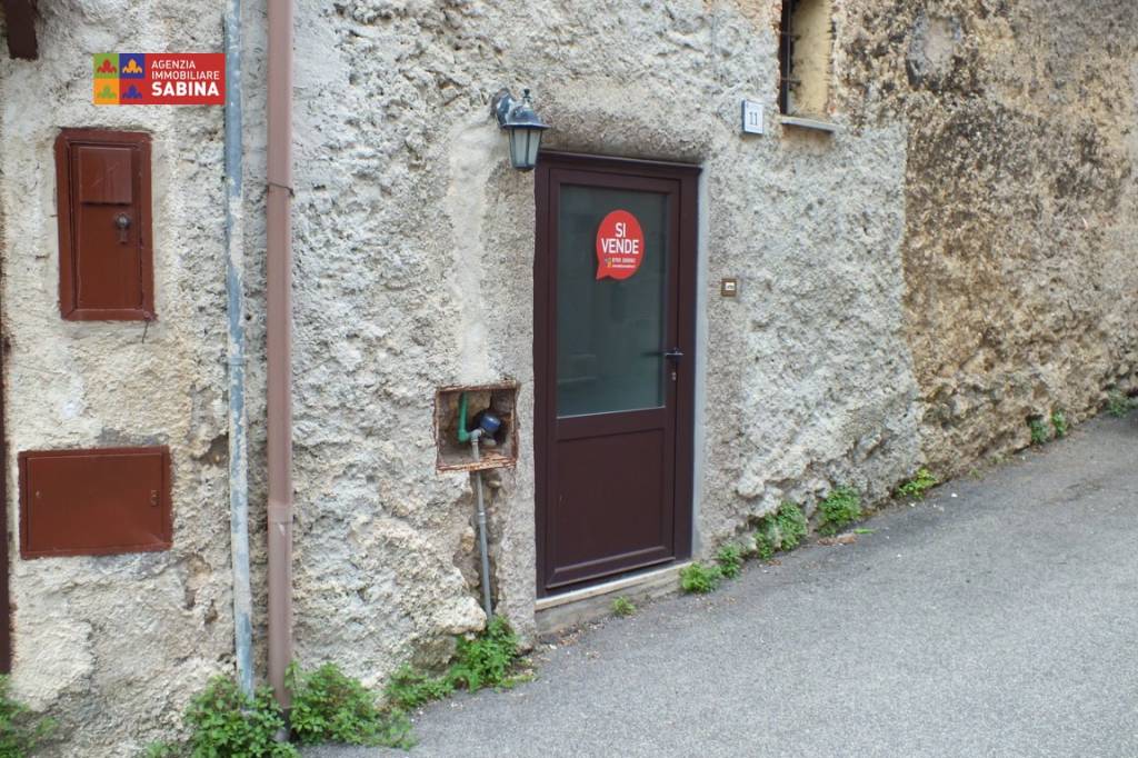 Appartamento in vendita a Castelnuovo di Farfa viale Regina Margherita, 12