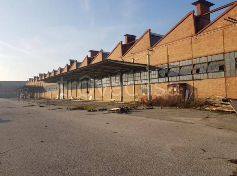 Capannone Industriale in vendita a Villastellone corso Savona, 45