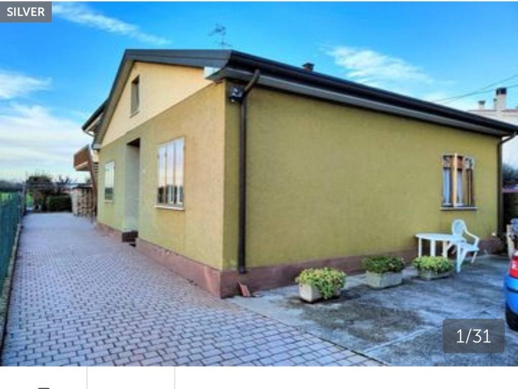Villa Bifamiliare in in vendita da privato a Montagnana via dei Montagnana
