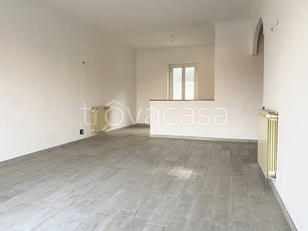 Appartamento in vendita a Roma via Giovanni Casoni, 230