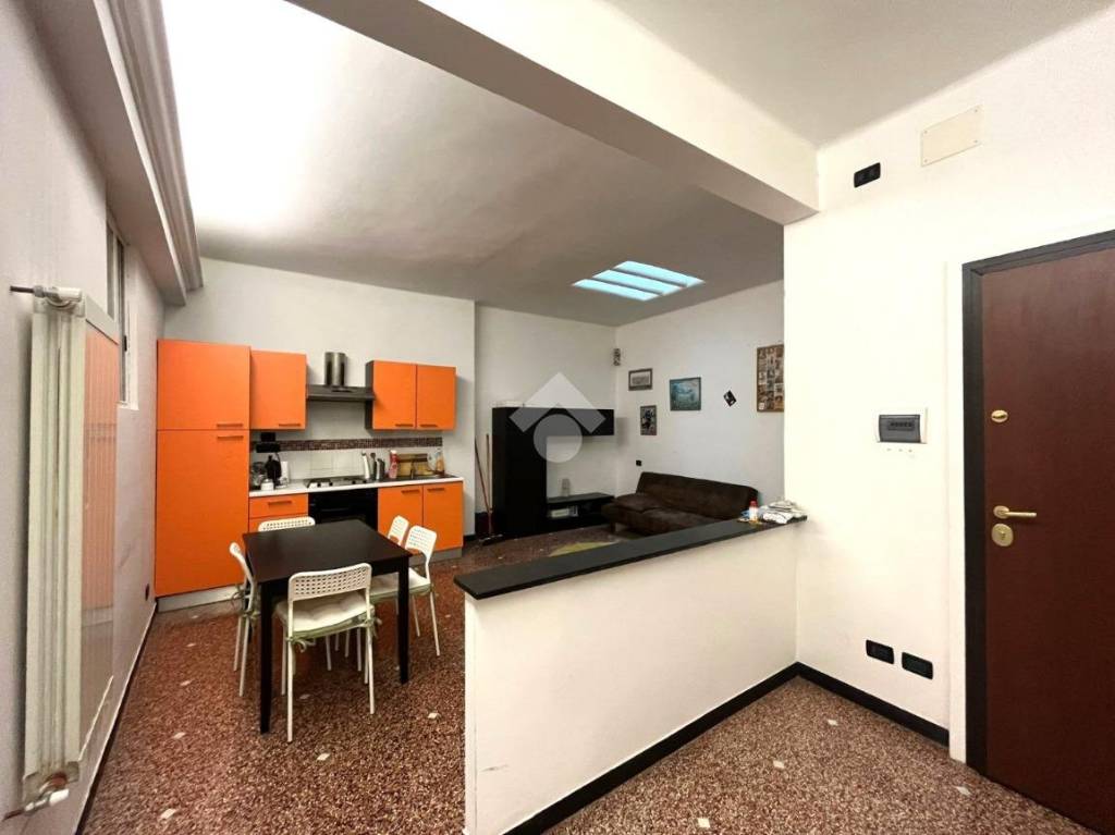 Appartamento in vendita a Genova via Chiabrera, 1
