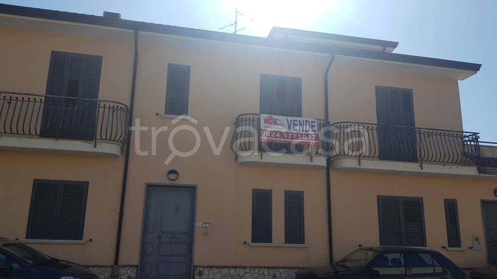 Villa Bifamiliare in vendita a Chianche via Sabato, 8