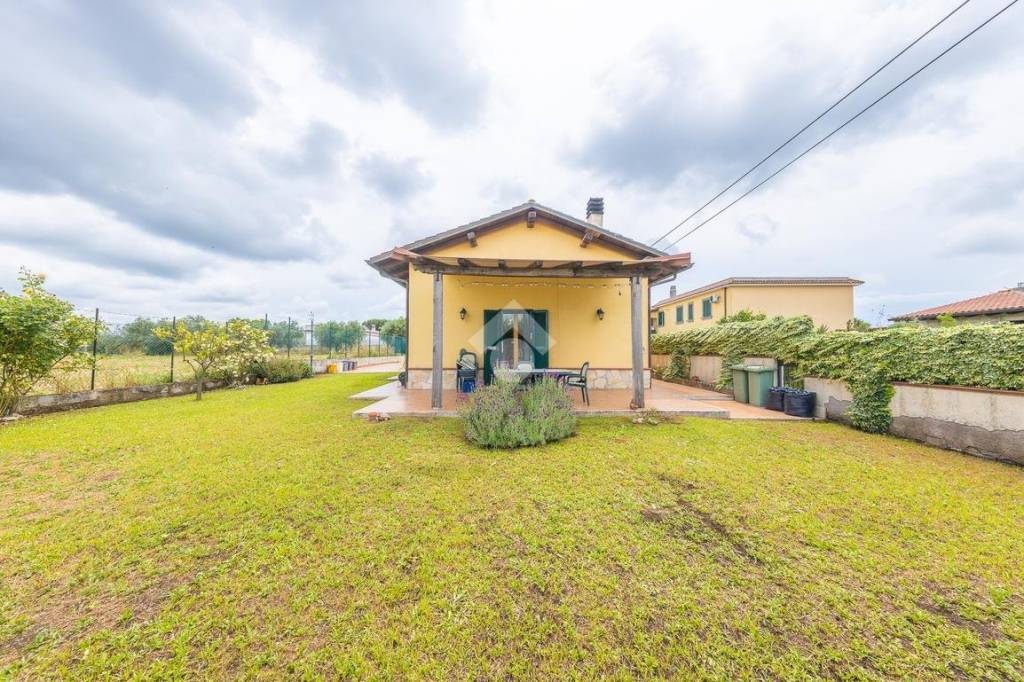Villa in vendita ad Albano Laziale via Salerno, 1